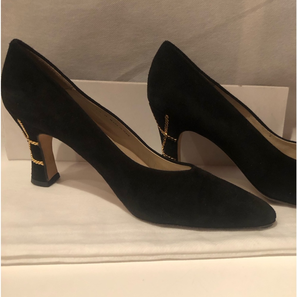 Stunning Bally of Switzerland black suede pumps with gold chain decorative heel